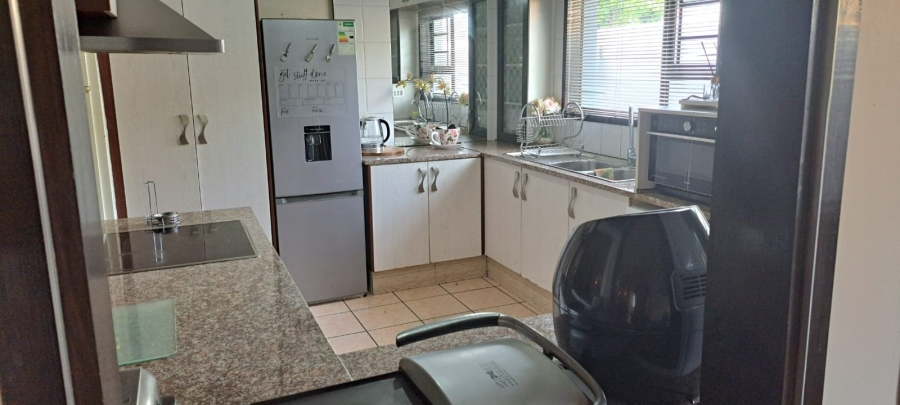 5 Bedroom Property for Sale in Lansdowne Western Cape